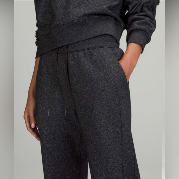 ⭐️ Host Pick ⭐️ BNWOT Lululemon Scuba HR Jogger 7/8 Length Black Sparkle - Picture 8 of 13